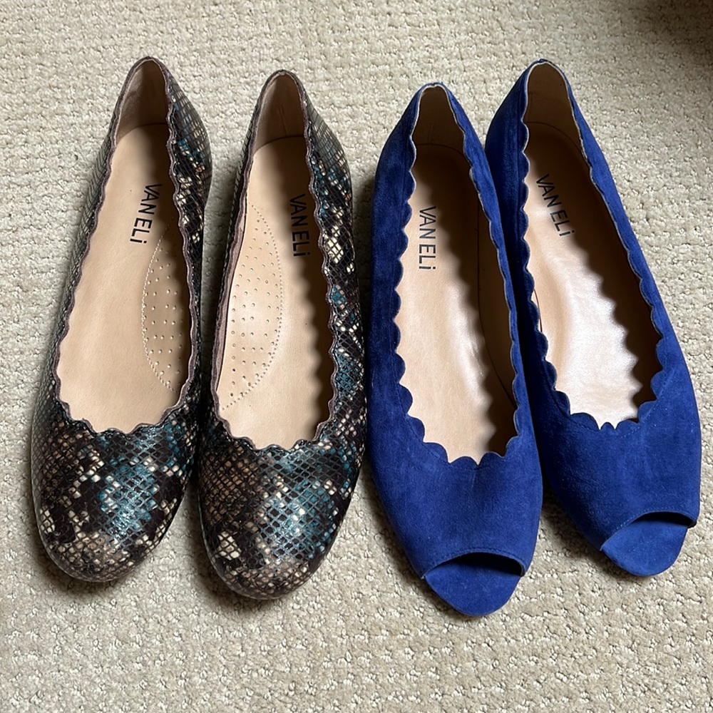 LOT OF 2 - Van Eli ballet flats with scalloped edge detail. SZ 8